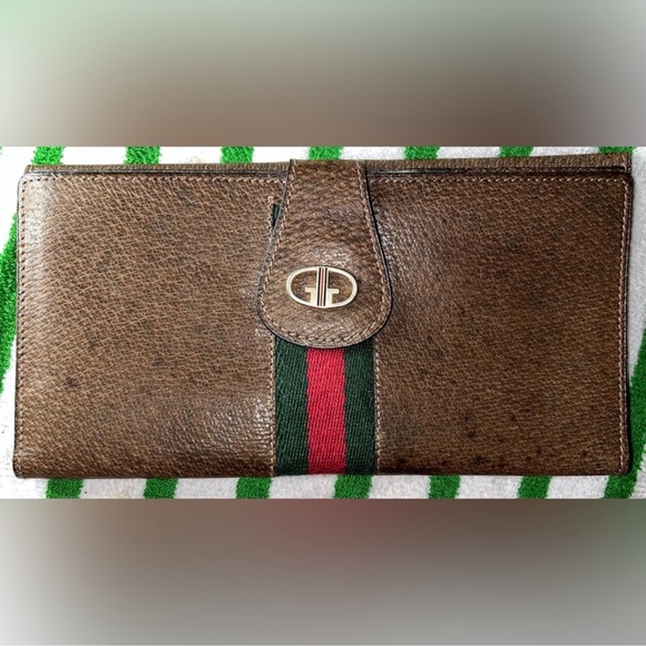 Gucci Handbags - EUC AUTH Gucci Sherry Line Leather Wallet *VINTAGE*